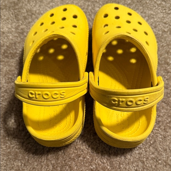 Kids Yellow Crocs - Picture 9 of 10